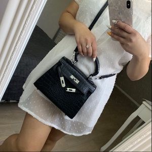 Women’s Kelly shoulder bag
